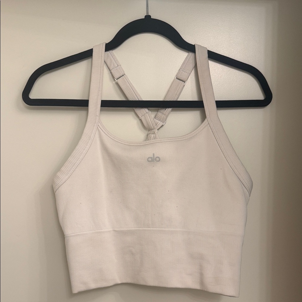 ALO Yoga Women's White seamless Ribbed favorites Sports Bra size LARGE
